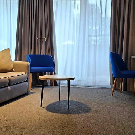 Hotel Les 3 Cles Gembloux Bagian luar foto