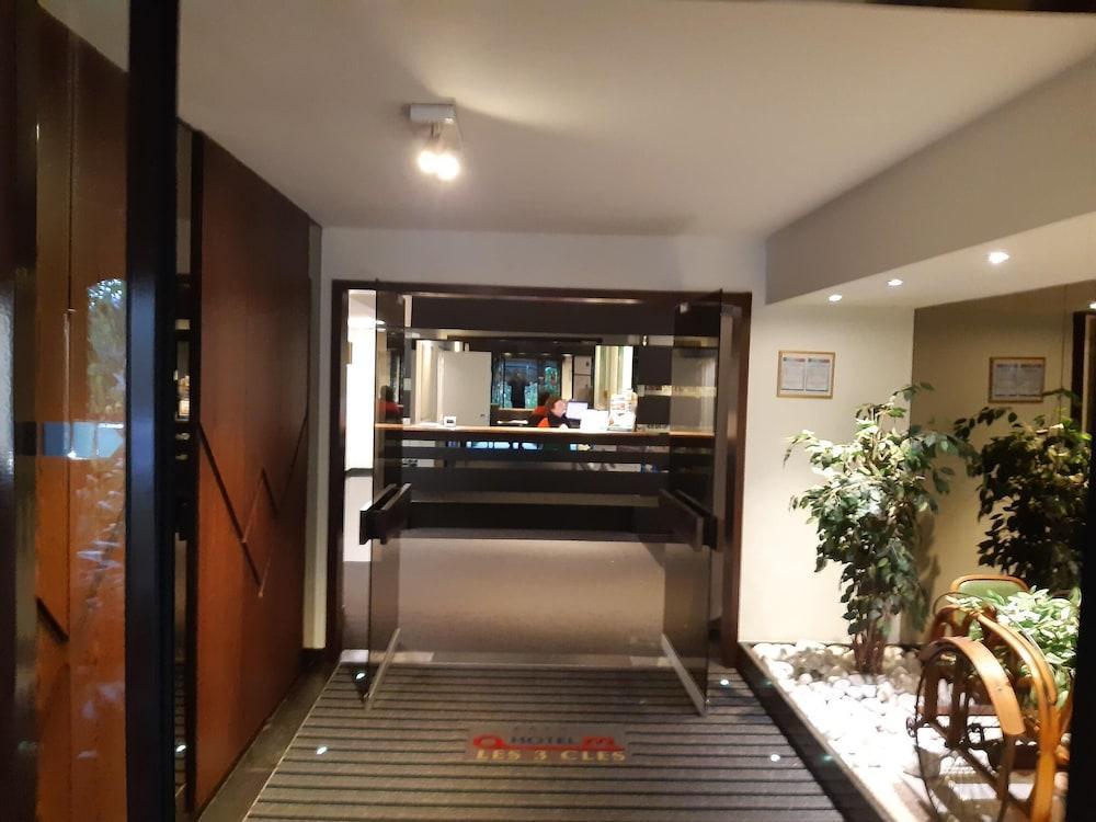 Hotel Les 3 Cles Gembloux Bagian luar foto