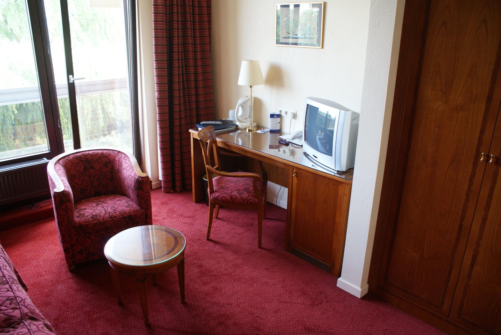 Hotel Les 3 Cles Gembloux Bagian luar foto