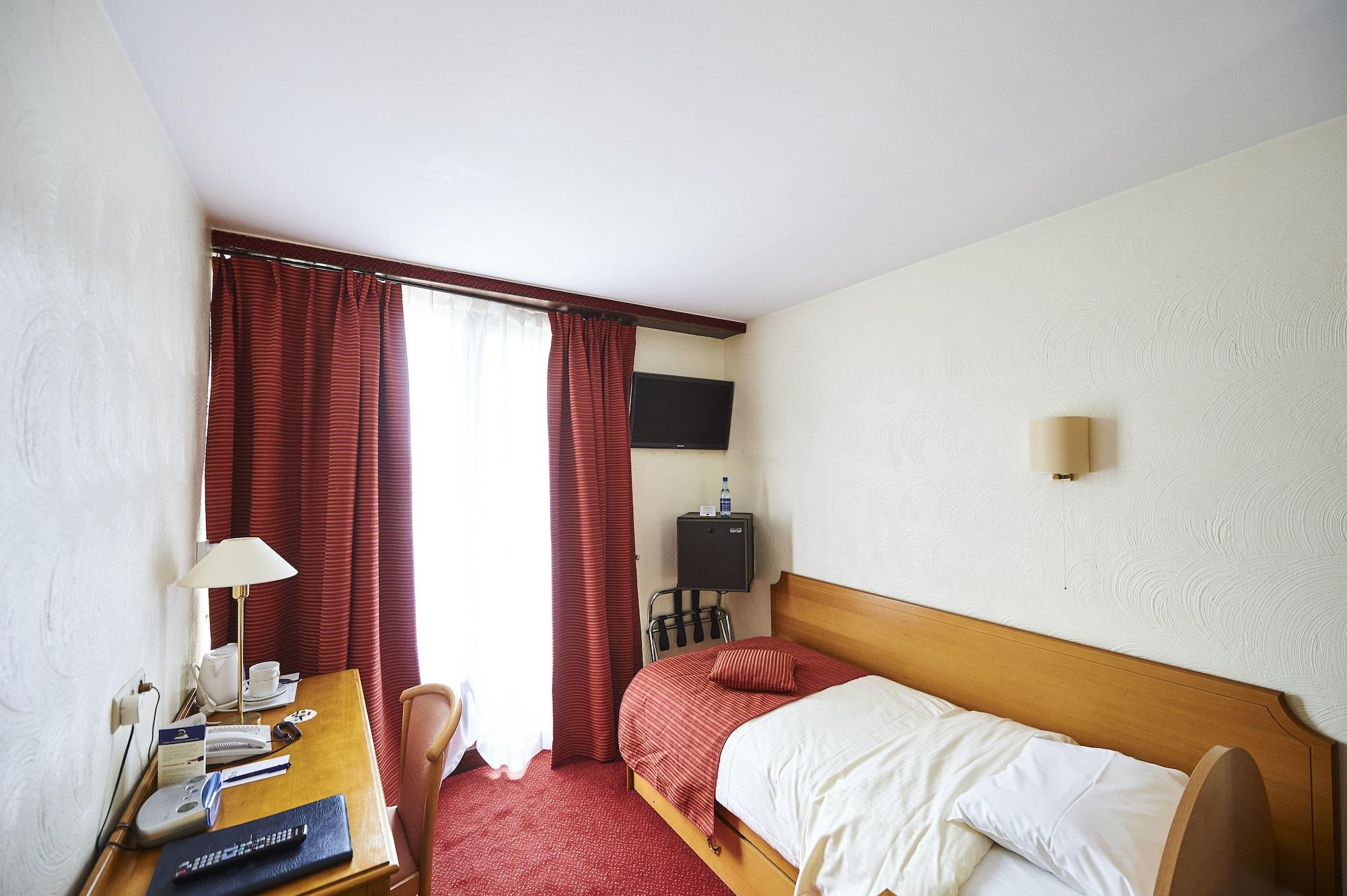 Hotel Les 3 Cles Gembloux Bagian luar foto