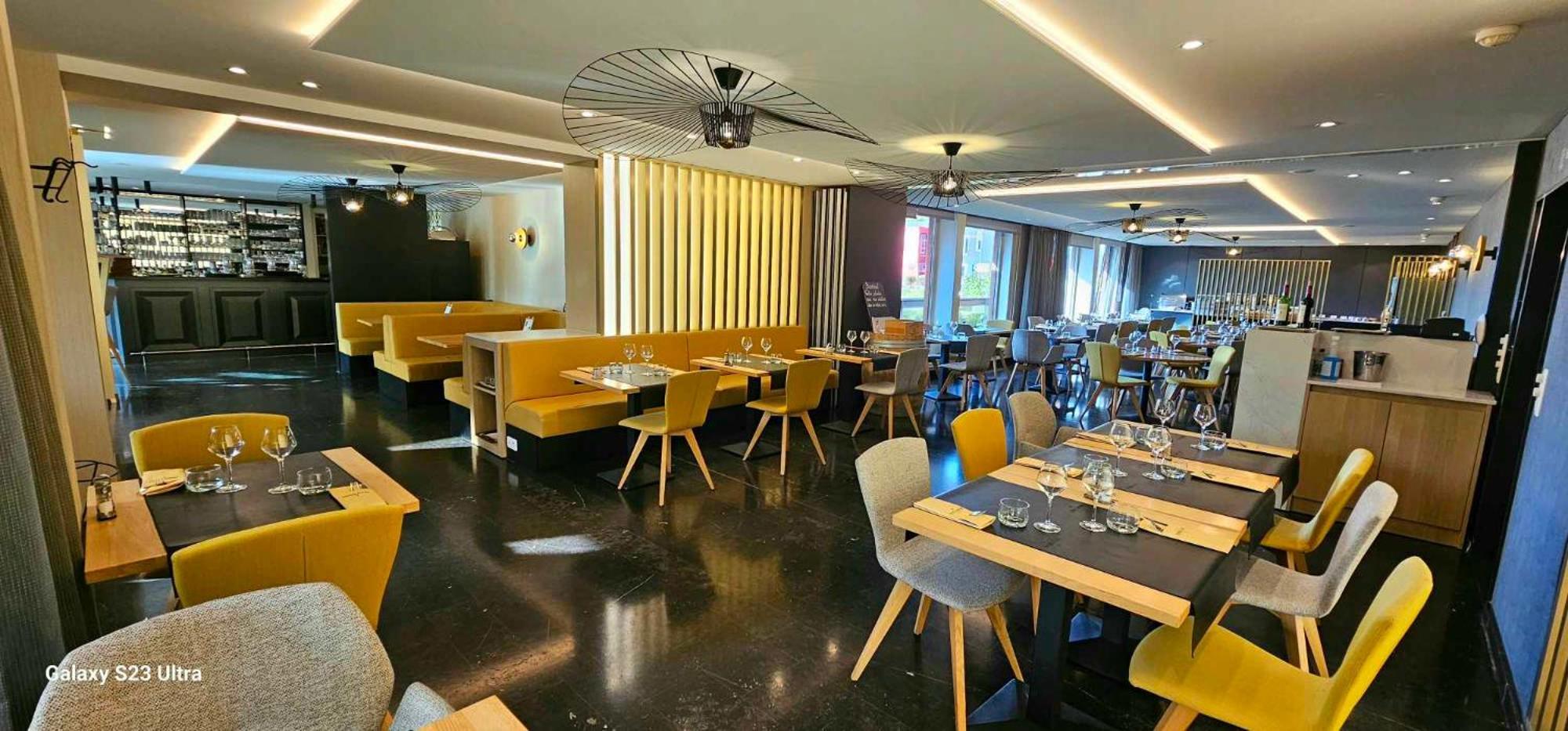 Hotel Les 3 Cles Gembloux Bagian luar foto