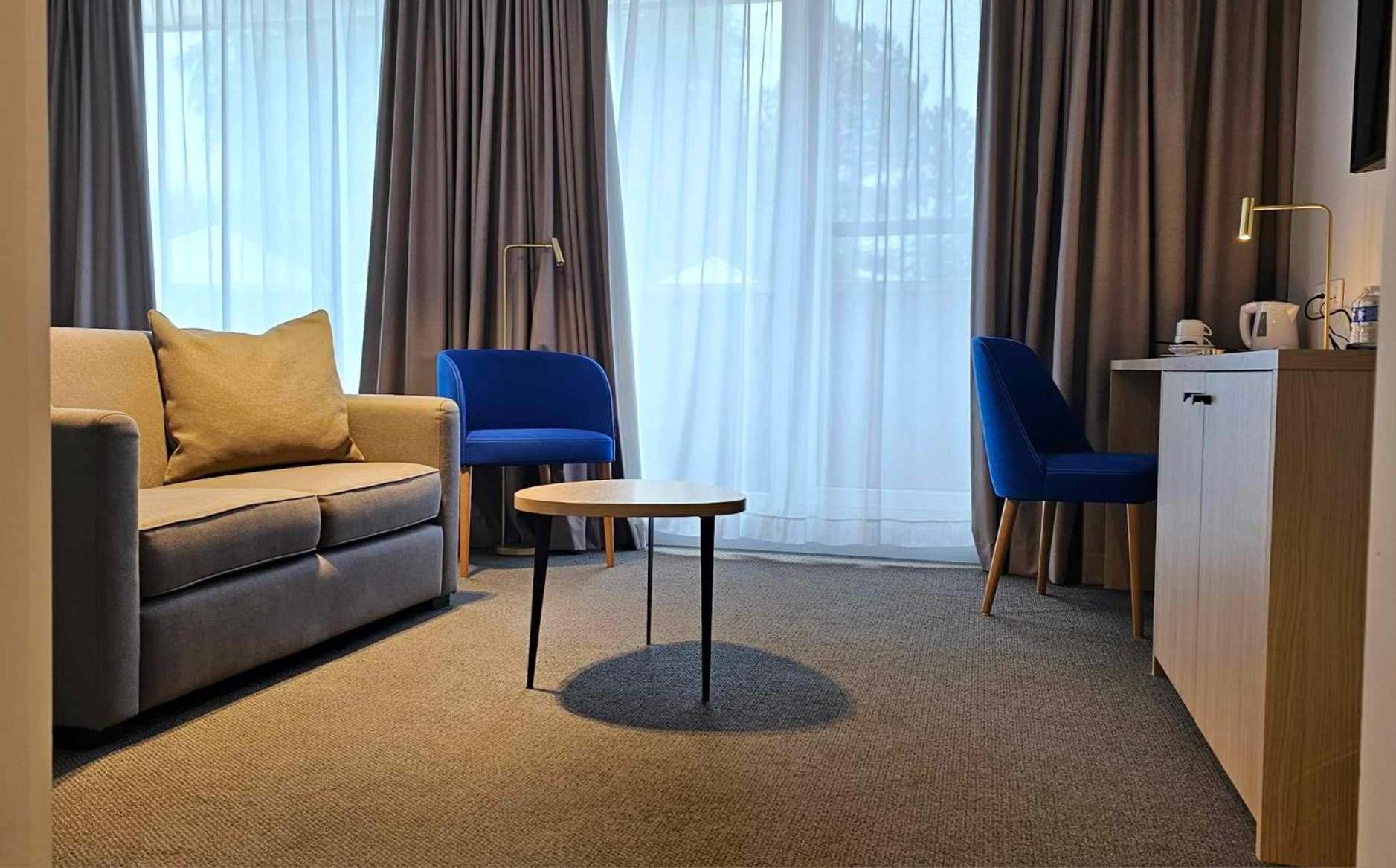 Hotel Les 3 Cles Gembloux Bagian luar foto