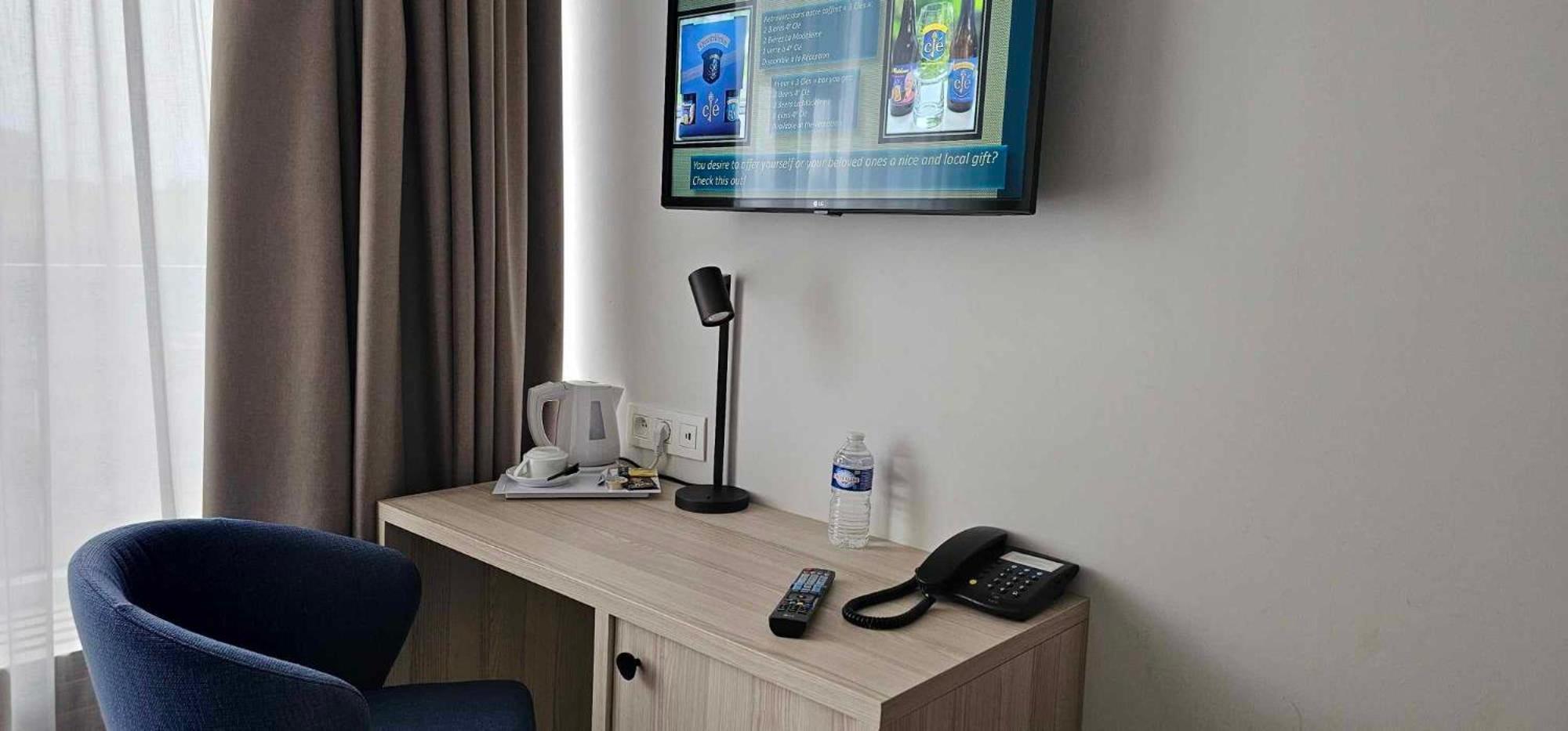 Hotel Les 3 Cles Gembloux Bagian luar foto