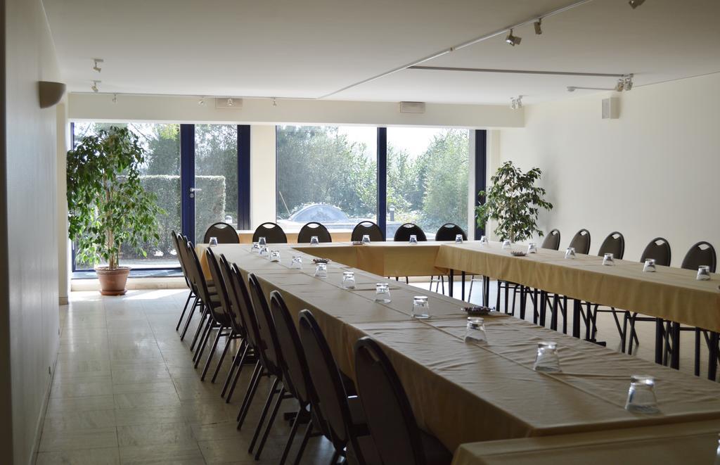 Hotel Les 3 Cles Gembloux Bagian luar foto