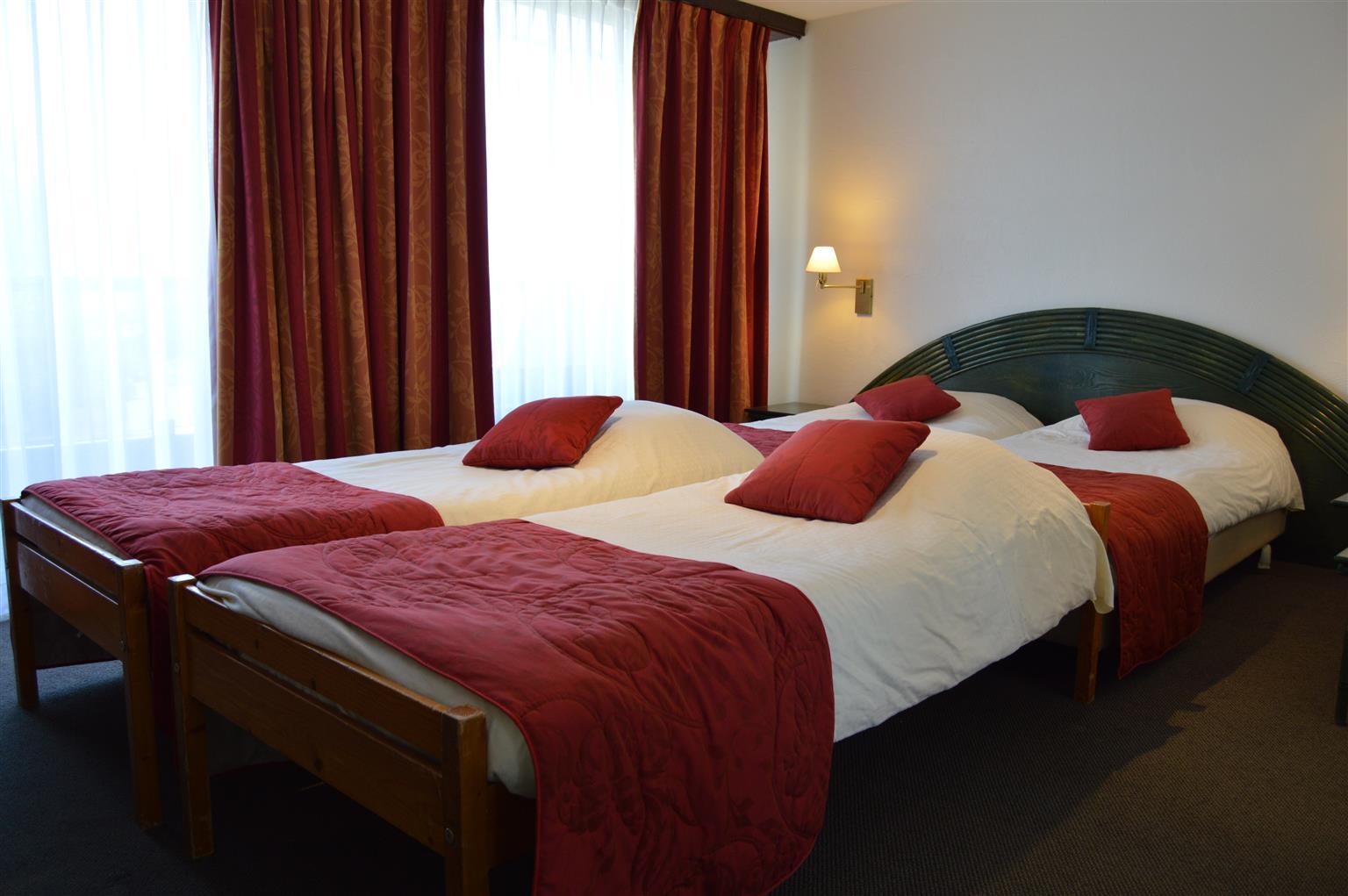 Hotel Les 3 Cles Gembloux Bagian luar foto