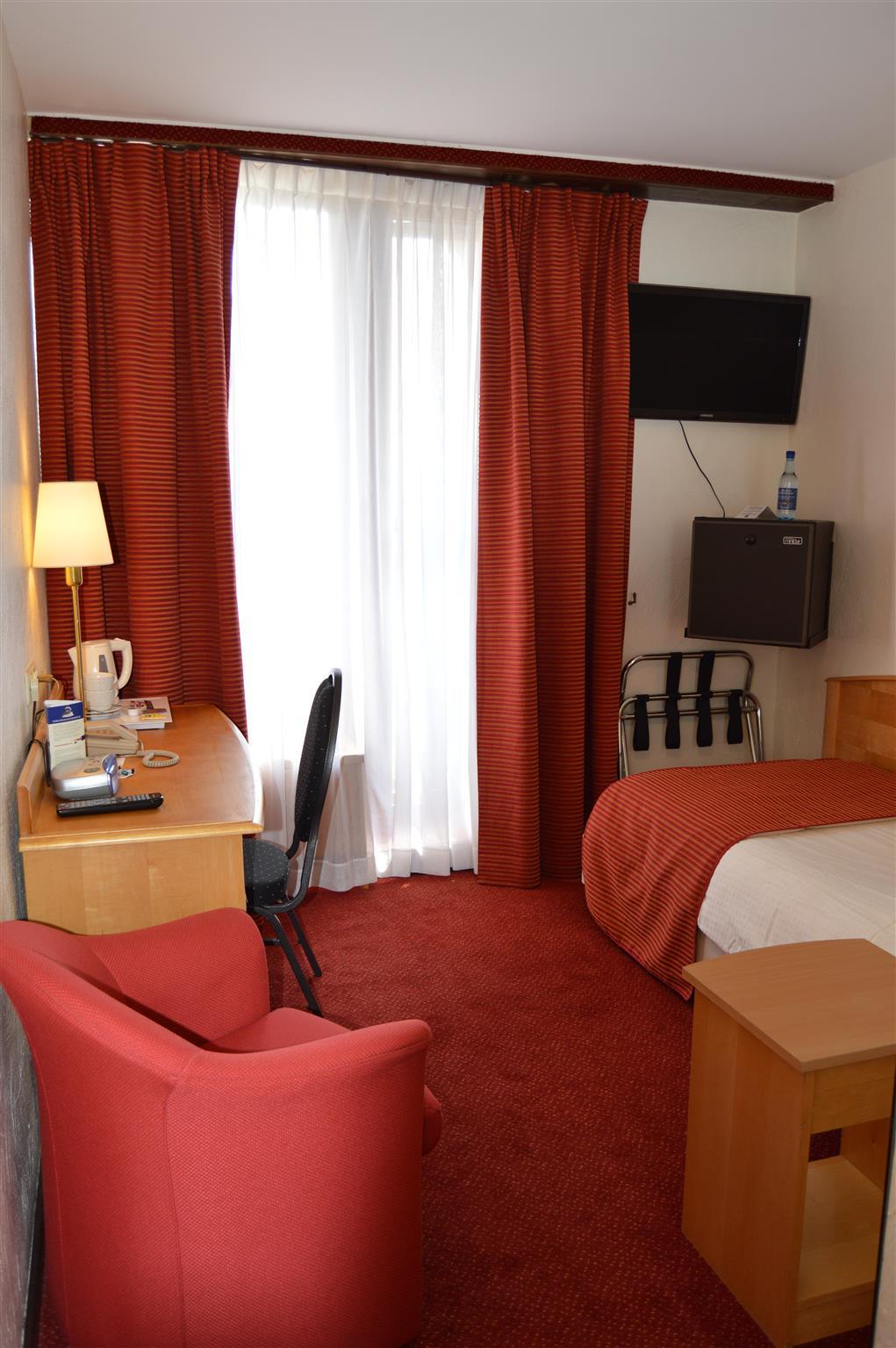 Hotel Les 3 Cles Gembloux Bagian luar foto