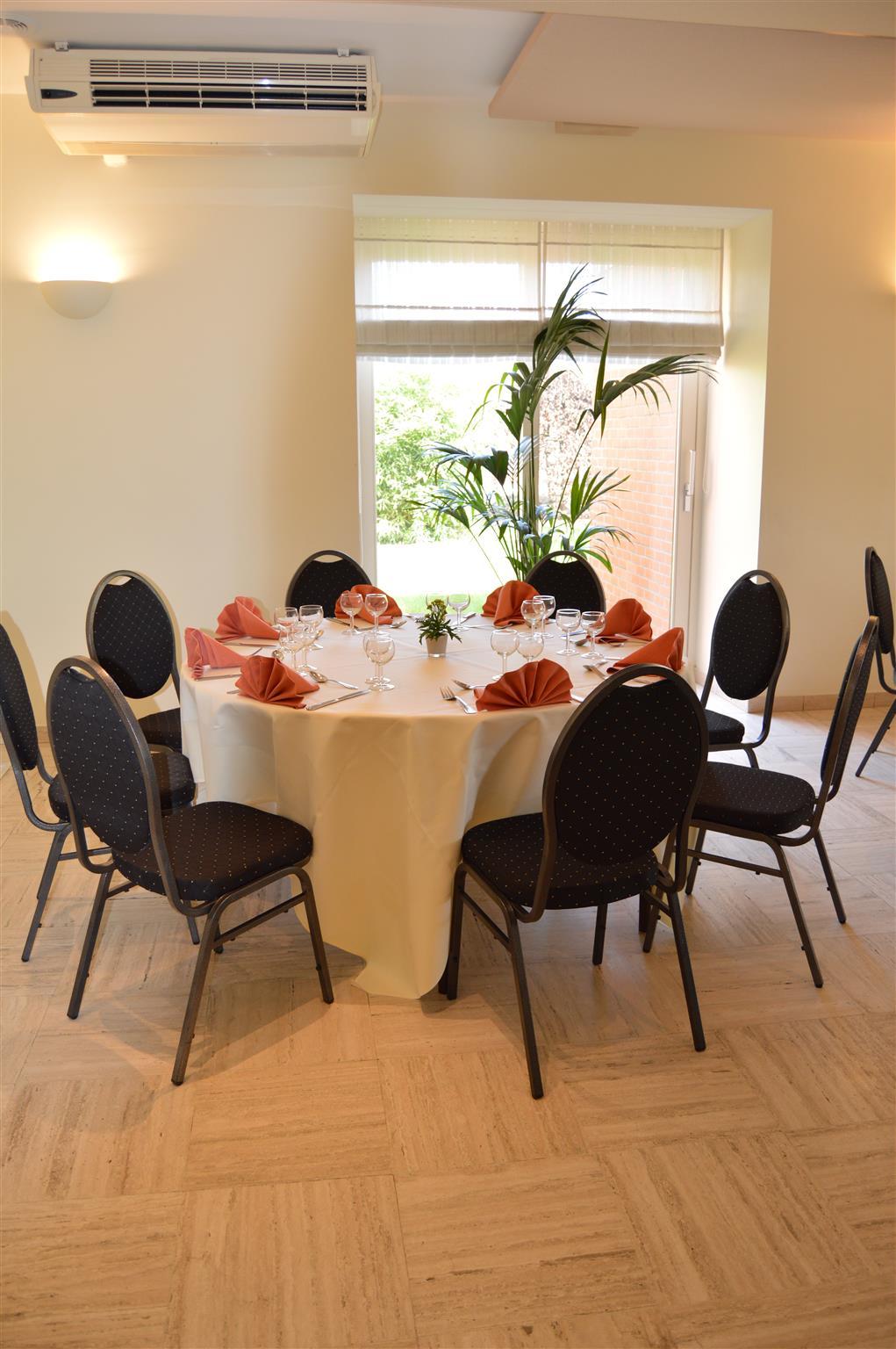 Hotel Les 3 Cles Gembloux Bagian luar foto