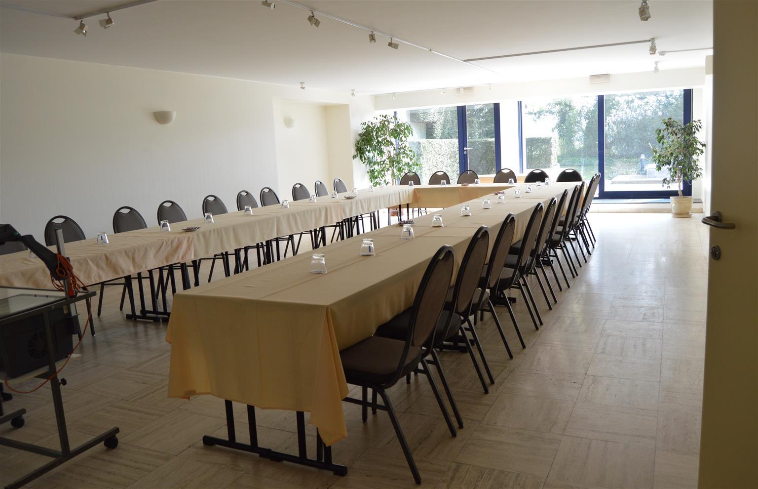 Hotel Les 3 Cles Gembloux Bagian luar foto