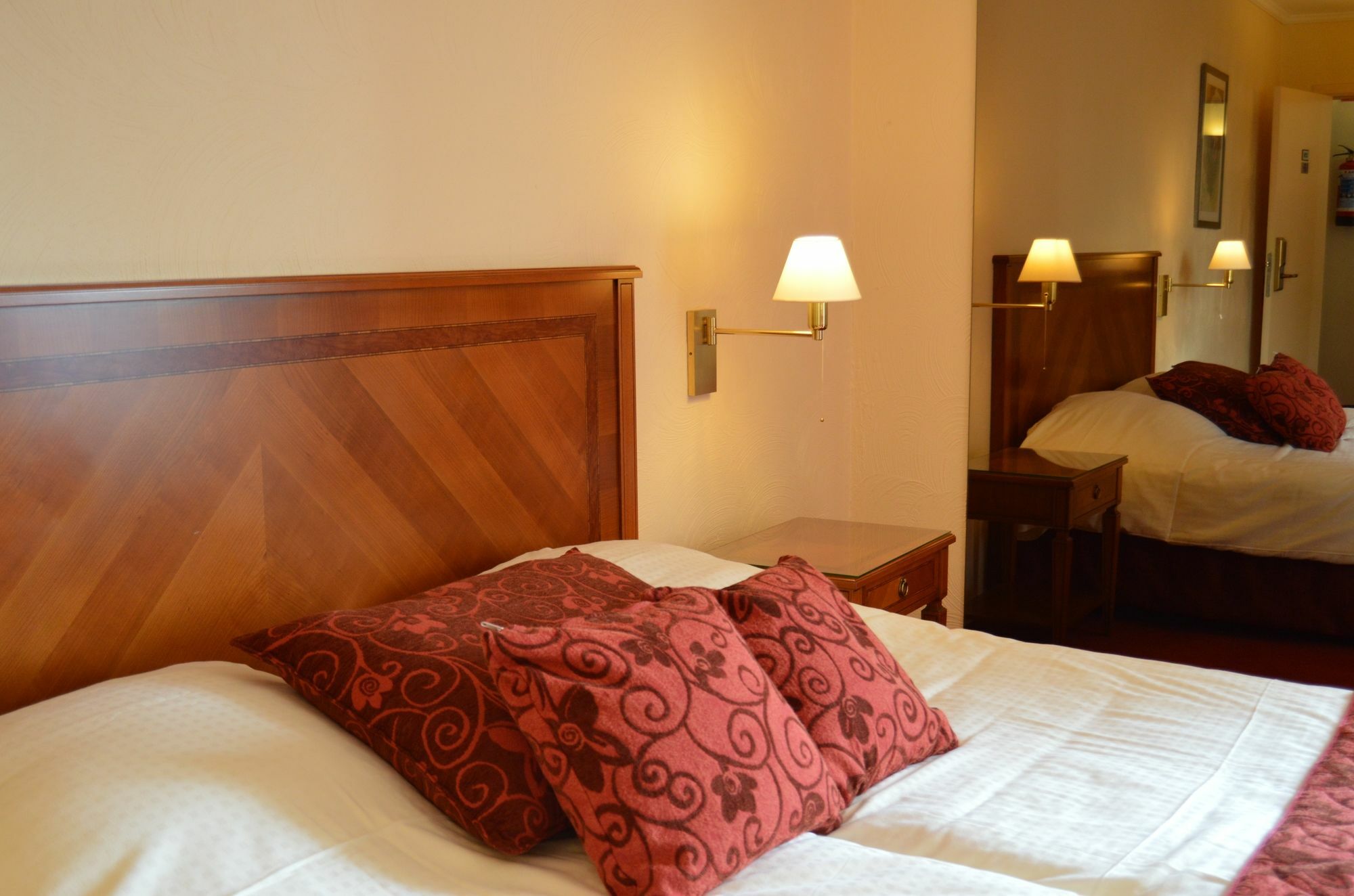 Hotel Les 3 Cles Gembloux Bagian luar foto