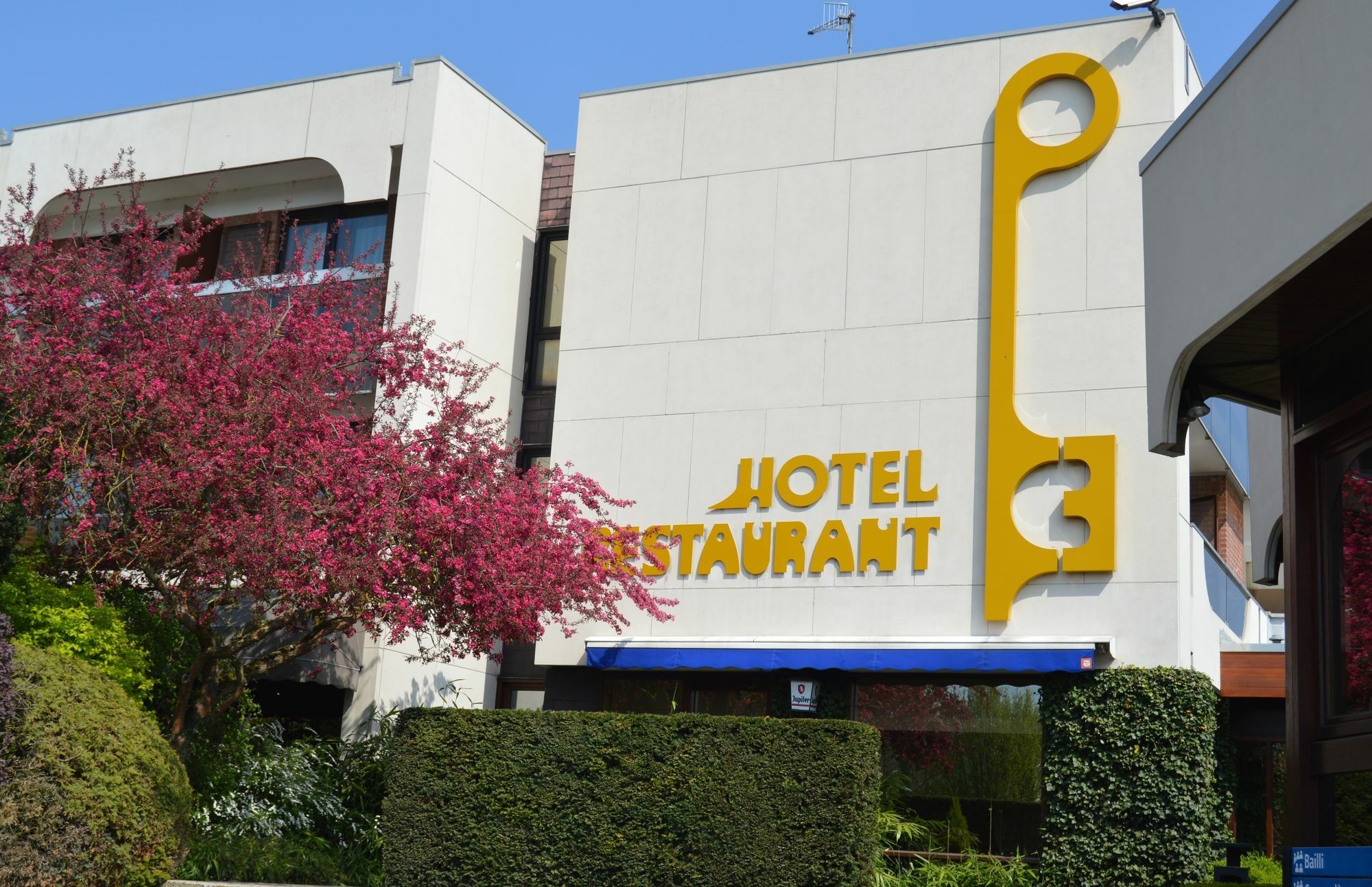 Hotel Les 3 Cles Gembloux Bagian luar foto