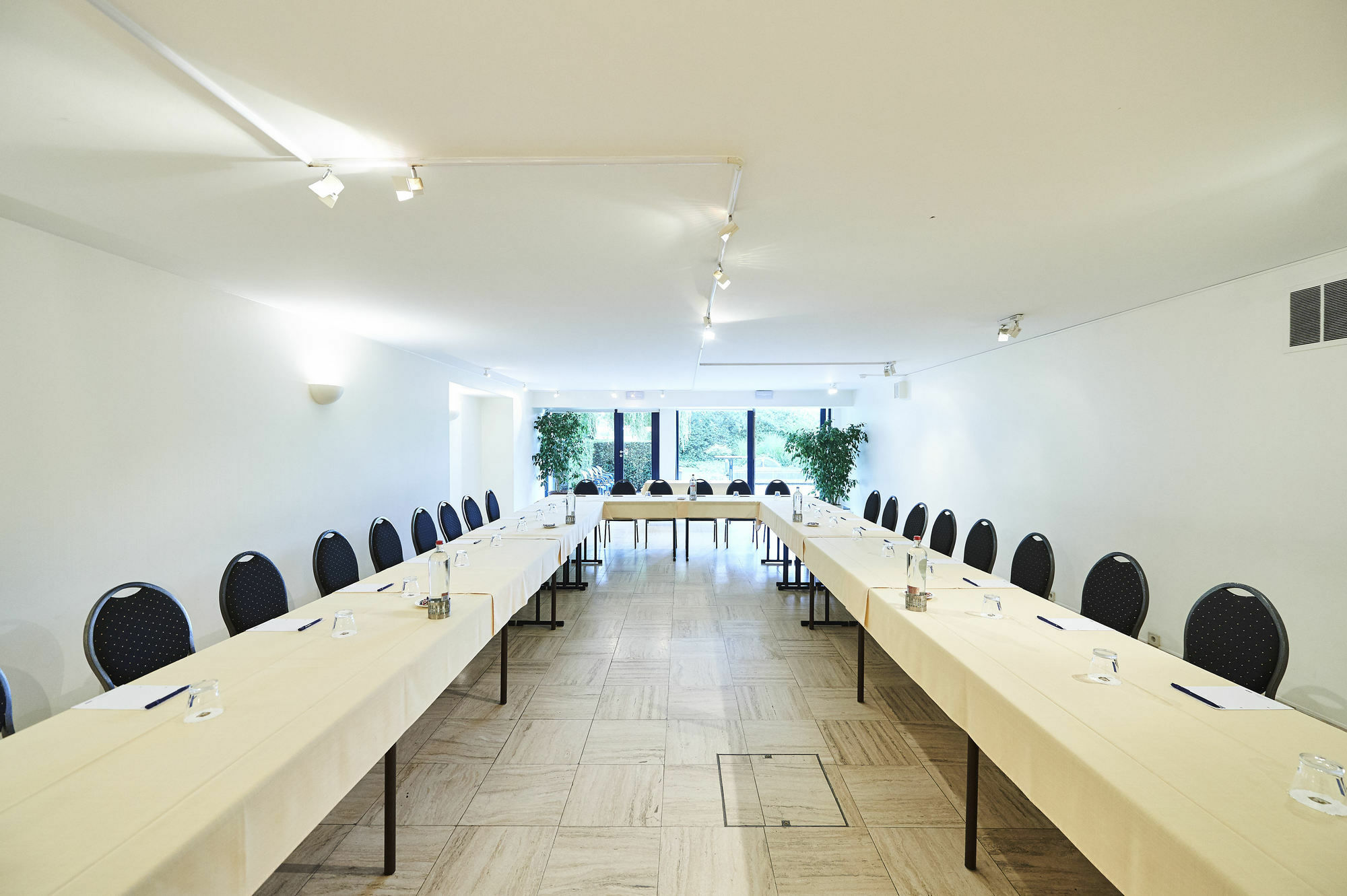 Hotel Les 3 Cles Gembloux Bagian luar foto