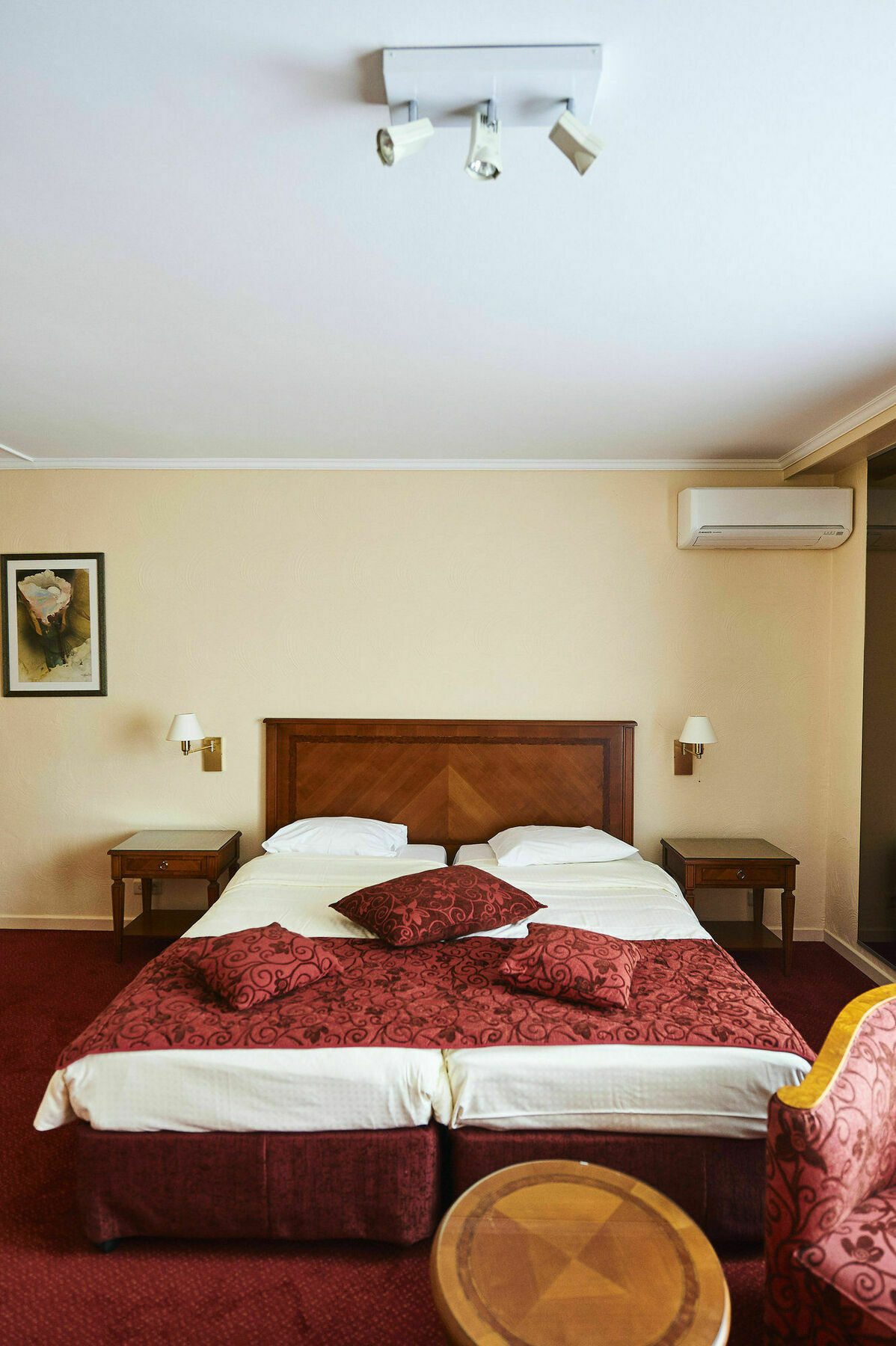 Hotel Les 3 Cles Gembloux Bagian luar foto