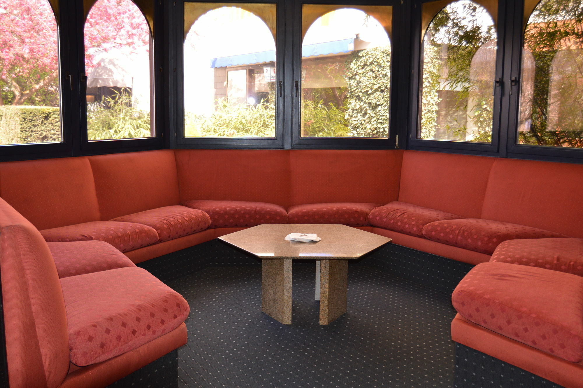Hotel Les 3 Cles Gembloux Bagian luar foto