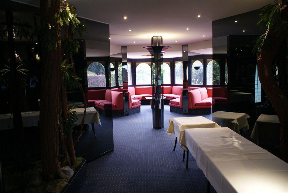 Hotel Les 3 Cles Gembloux Bagian luar foto